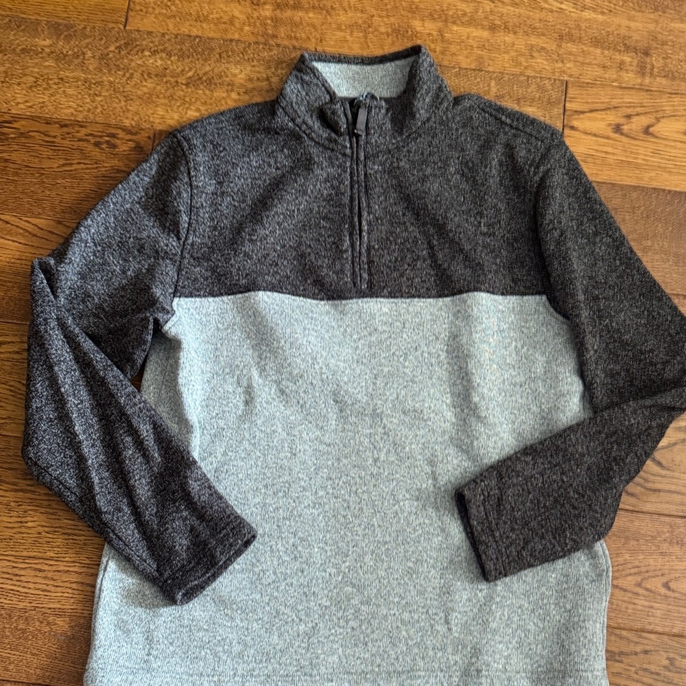 Izod Men's Charcoal and Light Gray Zip Up Sweater
